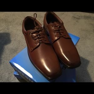 Men’s dress shoes
